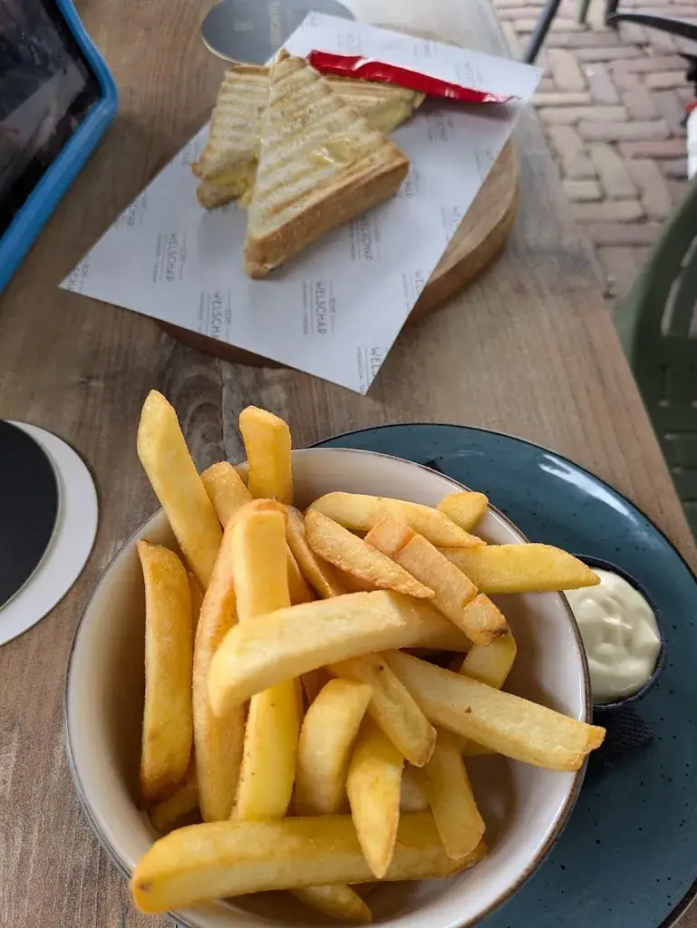 Alexander Alberto García Van der Westen_Echt Welschap Lunchroom & Tapasbar_Eindhoven_review