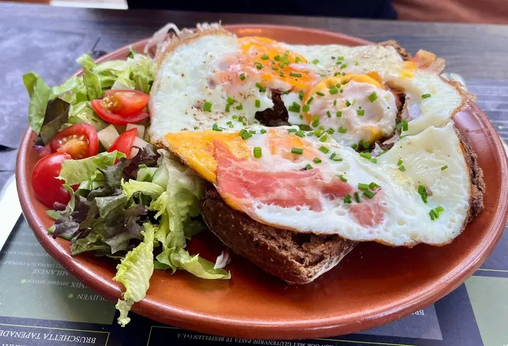 Luc Van Gaal_Donato's Gewoon bijzonder_Ravenstein_review