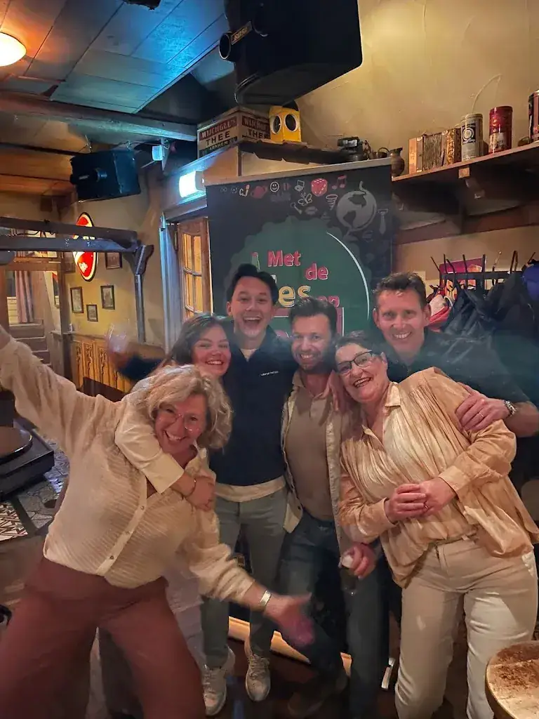 Leo Van Uden_Harpa food, drinks & party (Thekes)_Herpen_review