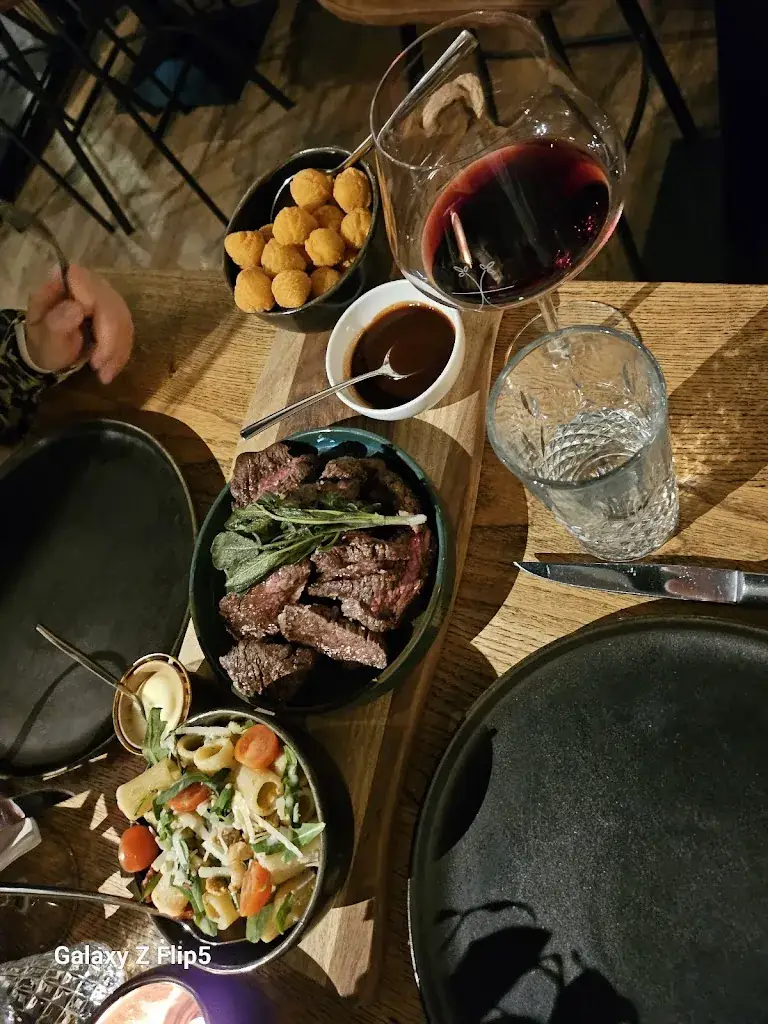 Paul Claudiu_Restaurant Lova_Hoeven_reseña