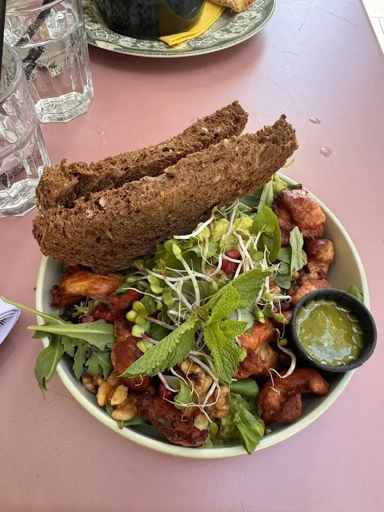 Jessi_JanenAlleman_Breda_review