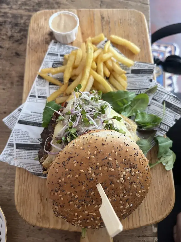 Orange Camp_JanenAlleman_Breda_review