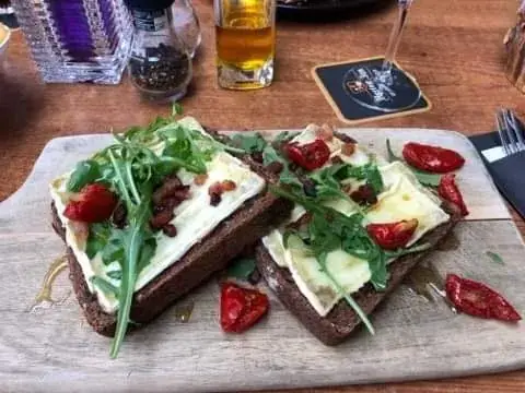 Justin Roberton_De Toren Eten & Drinken_Dinther_review