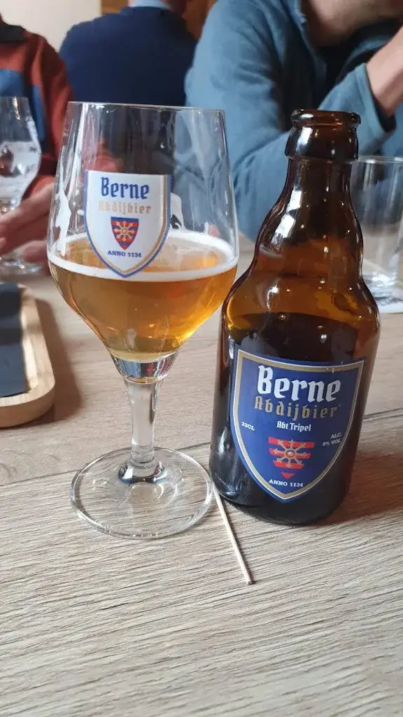 Arie Van Der Meer_Berne Abdijbier_Dinther_review