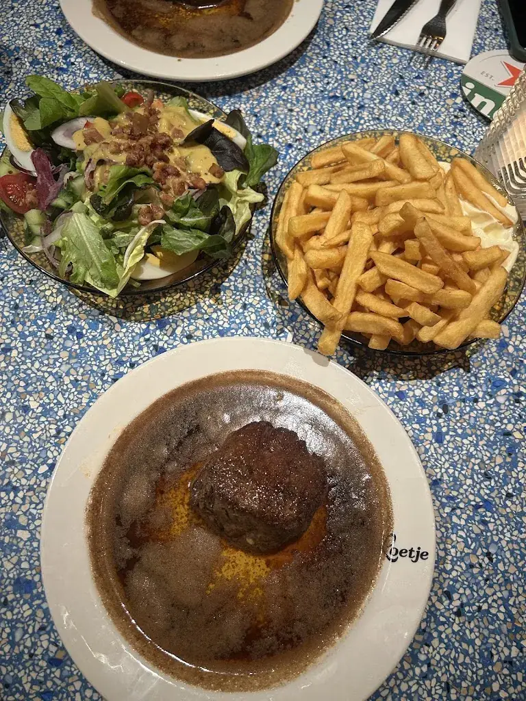 Melis Yrn_Loetje Vught_Vught_review