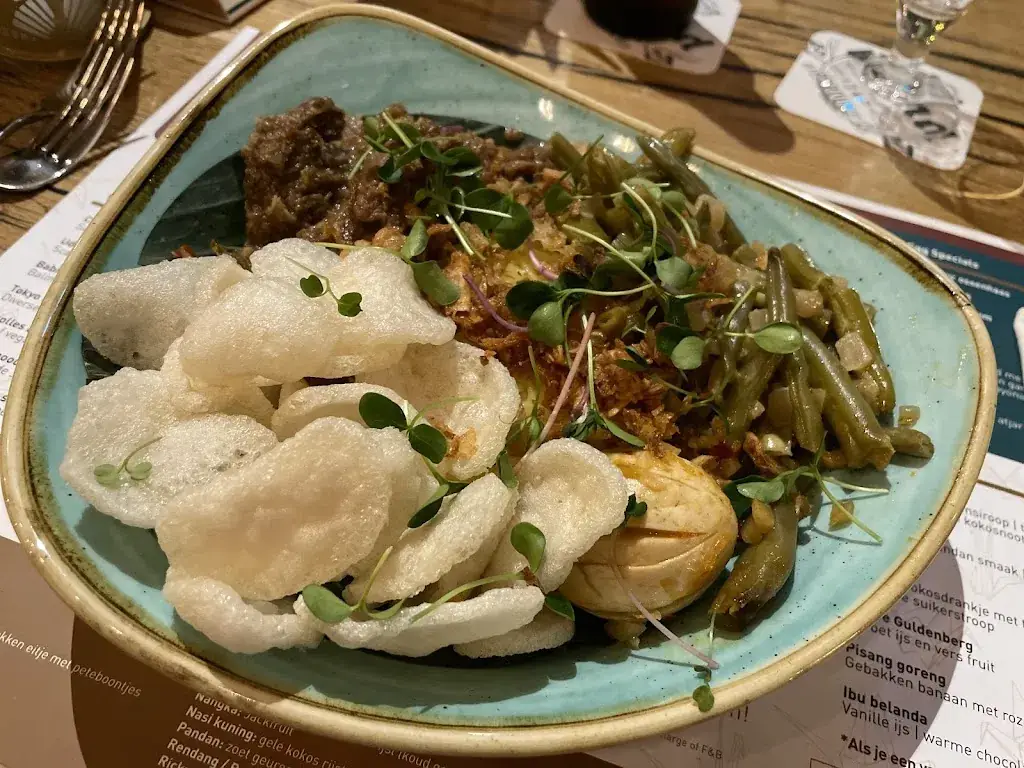 Ahmadreza Rahbari_De Guldenberg_Helvoirt_review