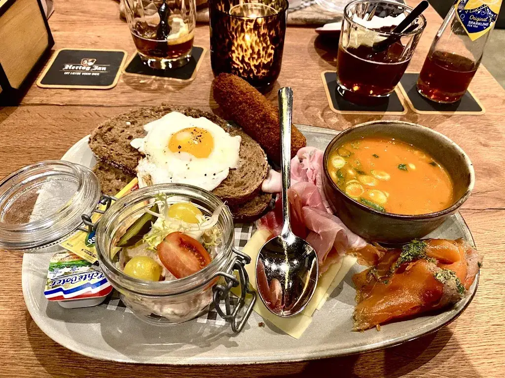 Elisabeth Engering_Vessumse hoeve_Vessem_review