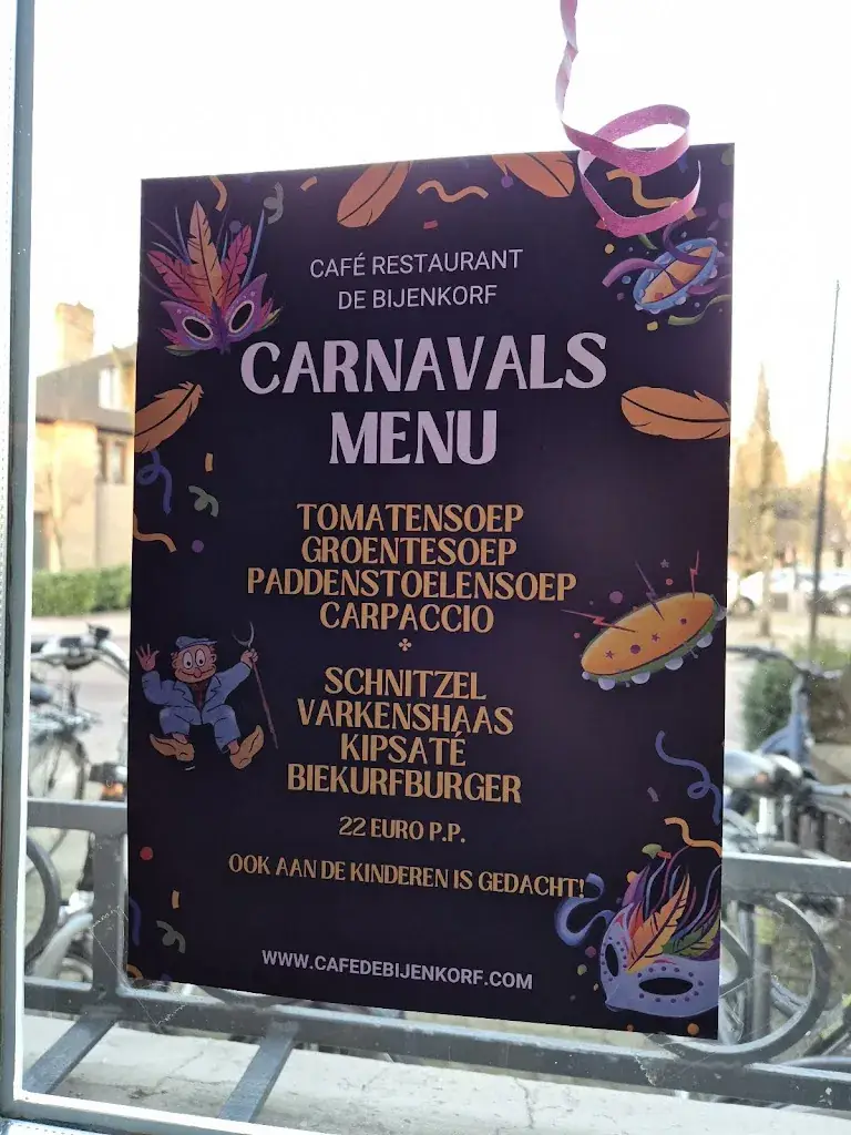 K Verhage_Café & Zaal De Bijenkorf_Mierde_recensione