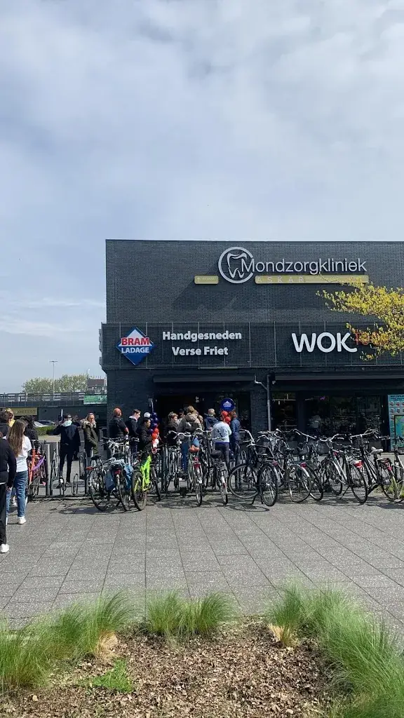 Ping Yee Chua_Bram Ladage Eindhoven Woensel_Eindhoven_review