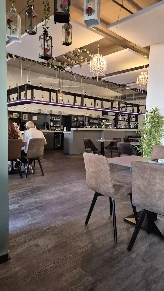 Parwaan Restaurant_Hoogerheide_slider_image_2