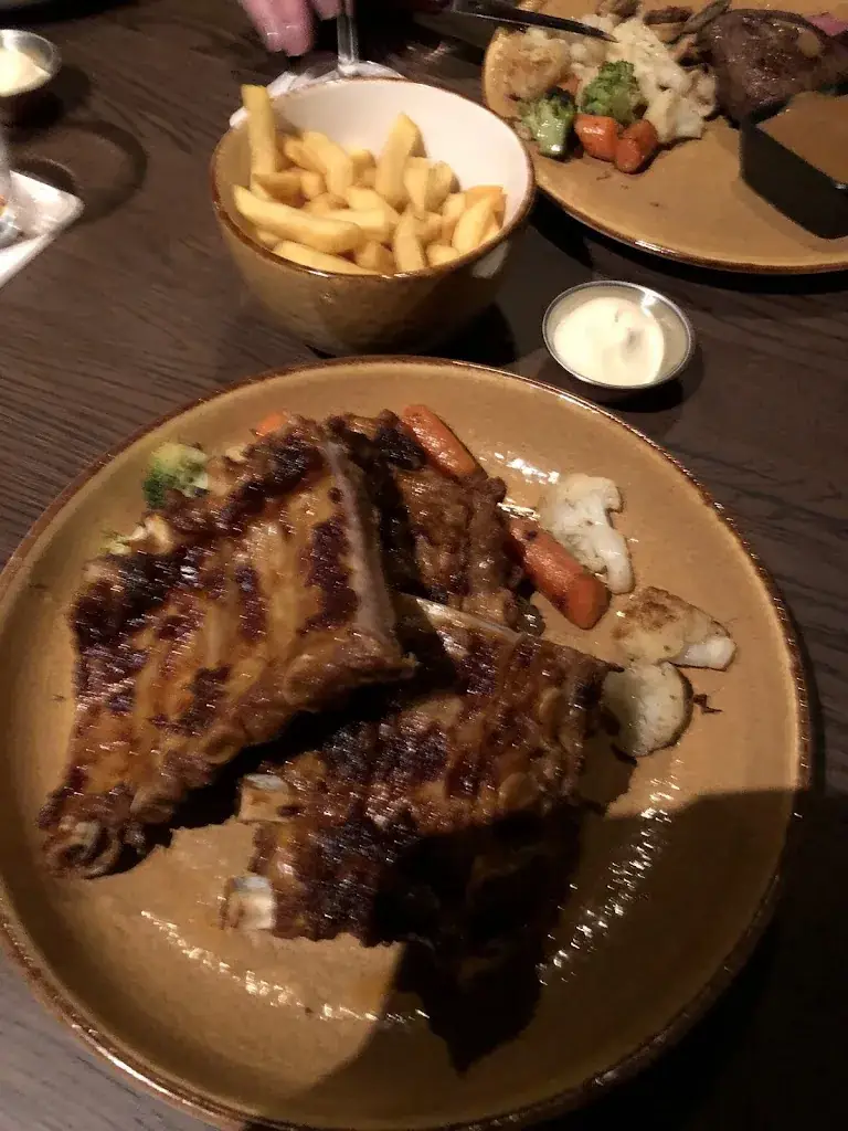 Wil van Loon_Eetcafé de Mèrt_Hilvarenbeek_review