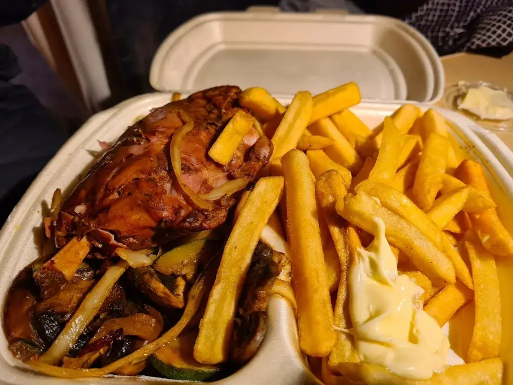 Carlo Knüwer_Cafe Partycentrum KOCH_Kruisland_review