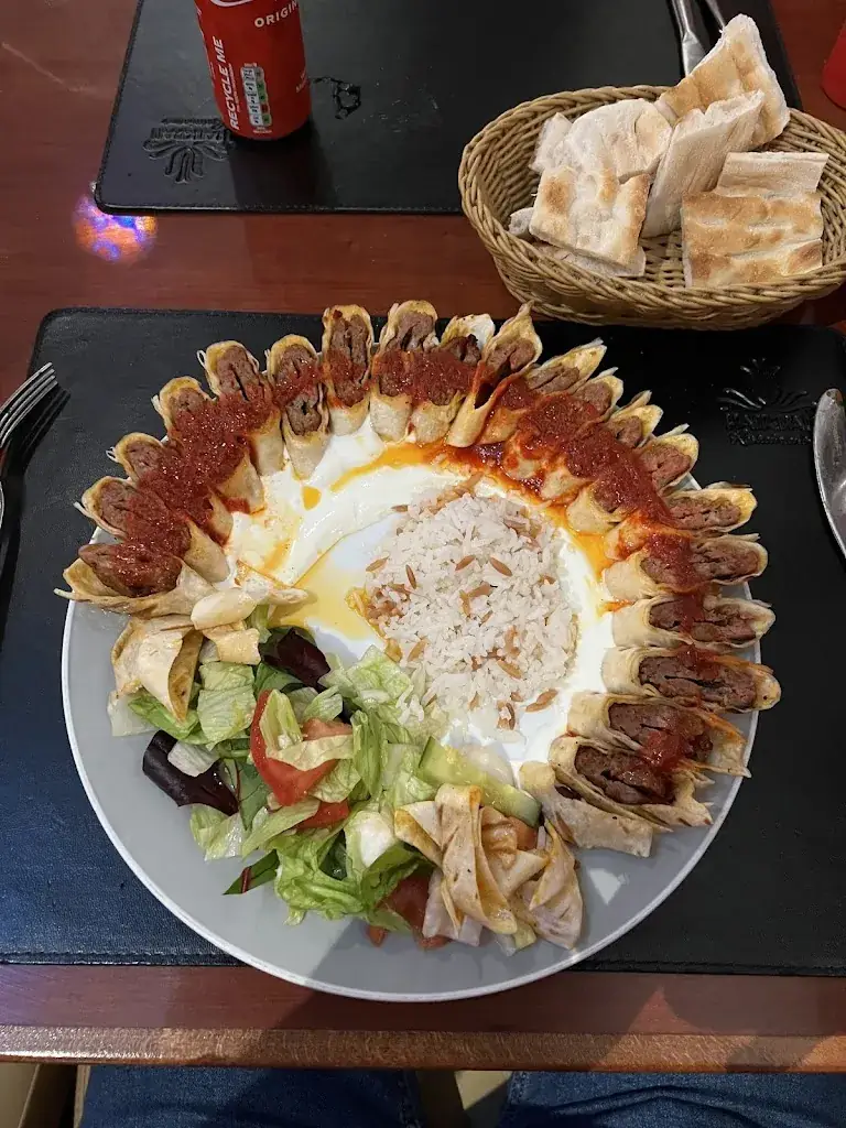 Kutay Çetin_Hanedan_Eindhoven_review