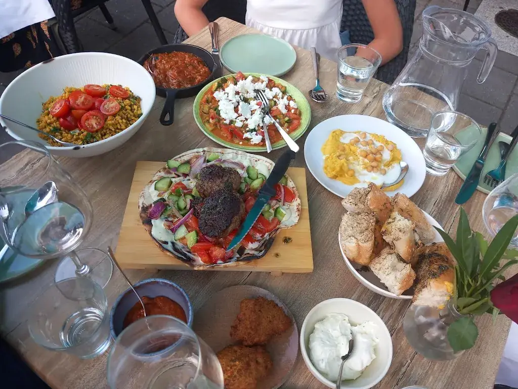 Natalia Yaksmanytska_World kitchen by Shiran_Eindhoven_review