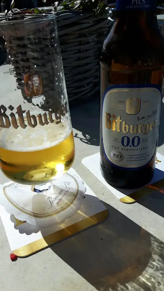 Trudi-Marie van Driel_Bier - Eetcafé - Biljartcentrum Den Hoek_Zundert_review