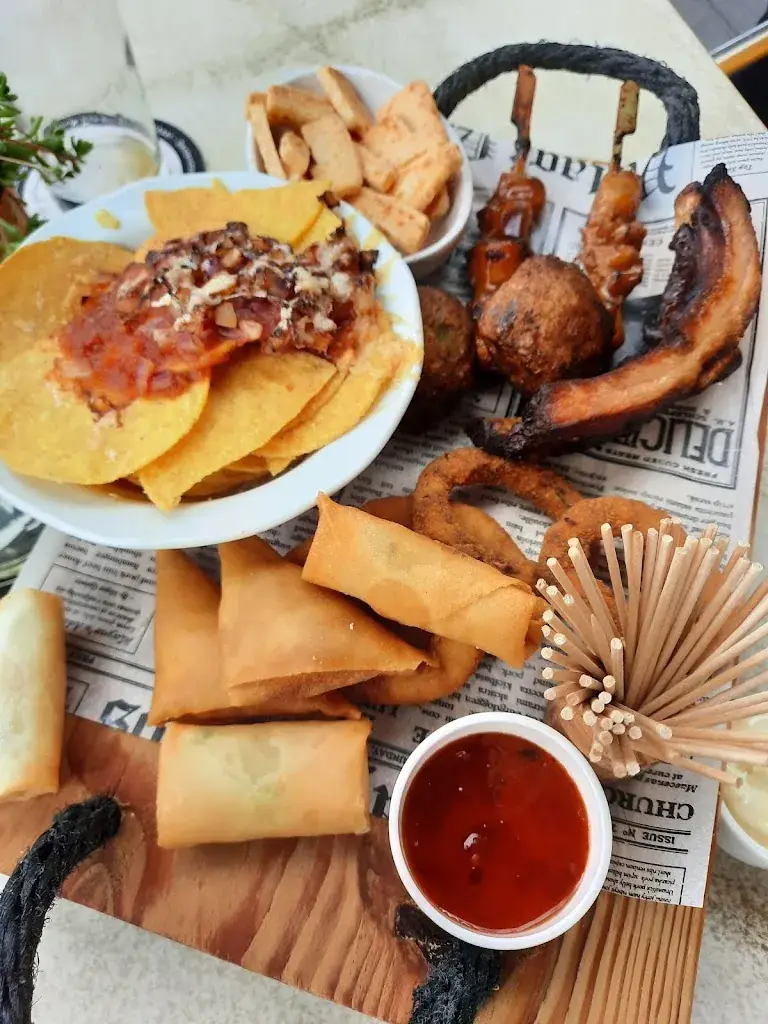 Eveliene VdA_Bier - Eetcafé - Biljartcentrum Den Hoek_Zundert_review