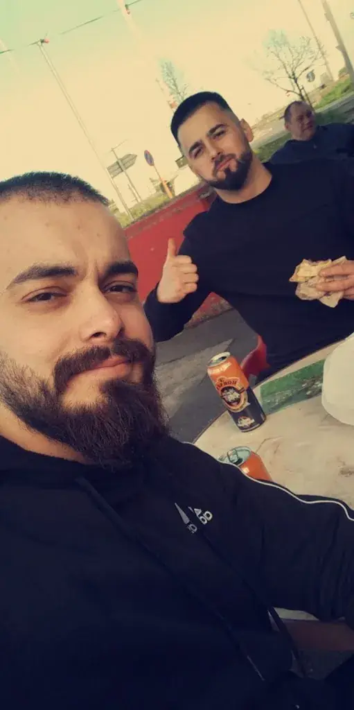 Vasile Pop_Shoarma Turan_Zundert_Bewertung