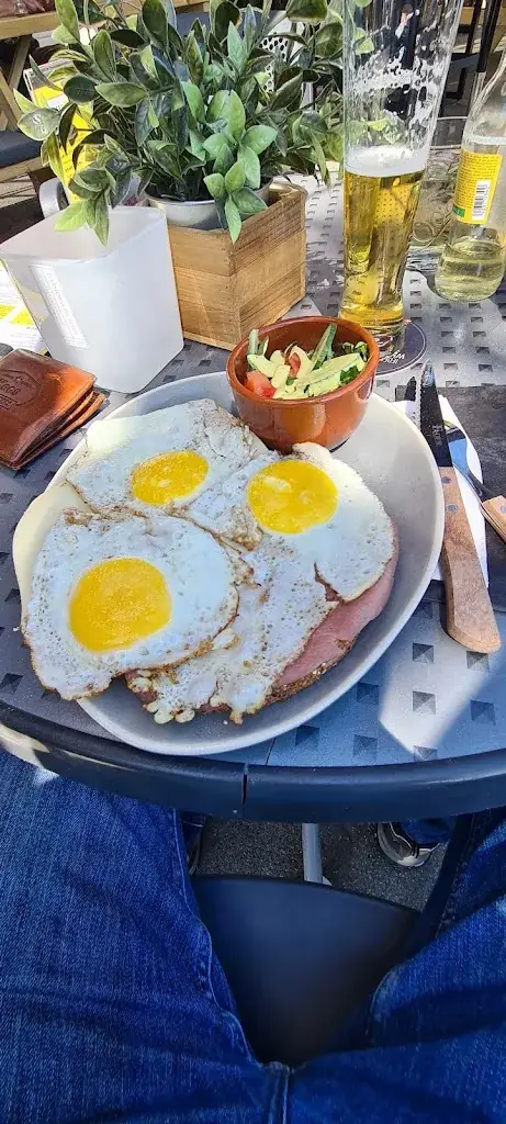 Kees van der Hel_Café De Kèrel / Foodbar de Buren_Zundert_review