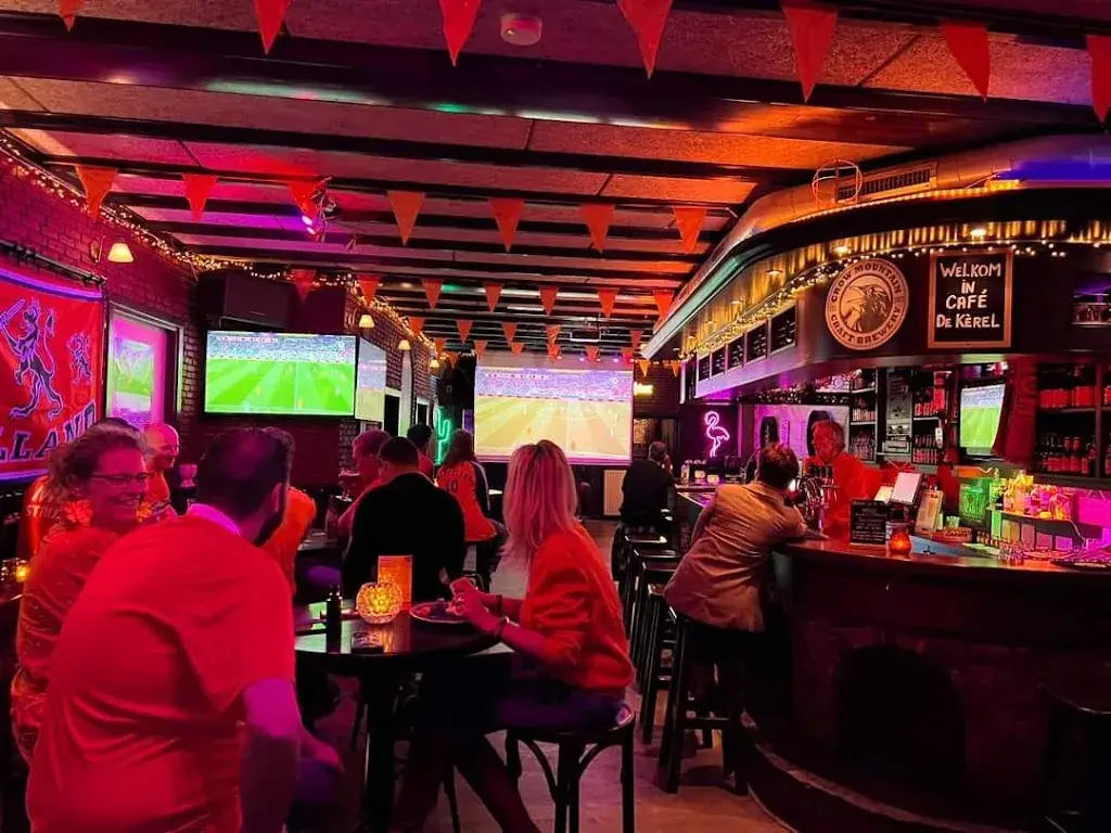 Café De Kèrel / Foodbar de Buren restaurant in Zundert