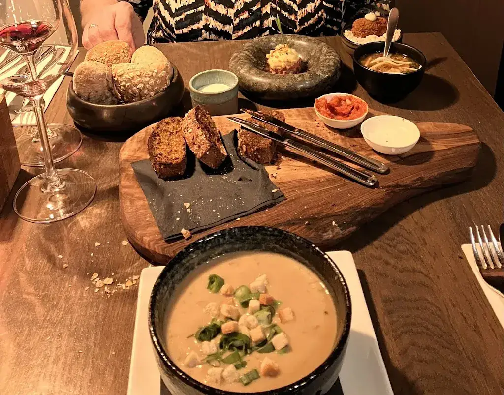 Ron Kuijpers_Dining and Drinkcafé, cafeteria 't Jagershuis_Lierop_review