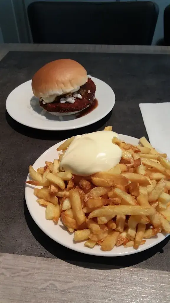 Michiel H (DeRuyterNL)_cafeteria Slegers_Lieshout_Bewertung