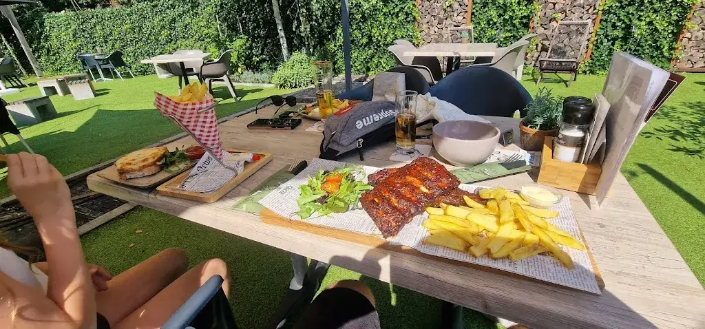 Always Positive_Borrelbar KikkerOp_Maarheeze_review