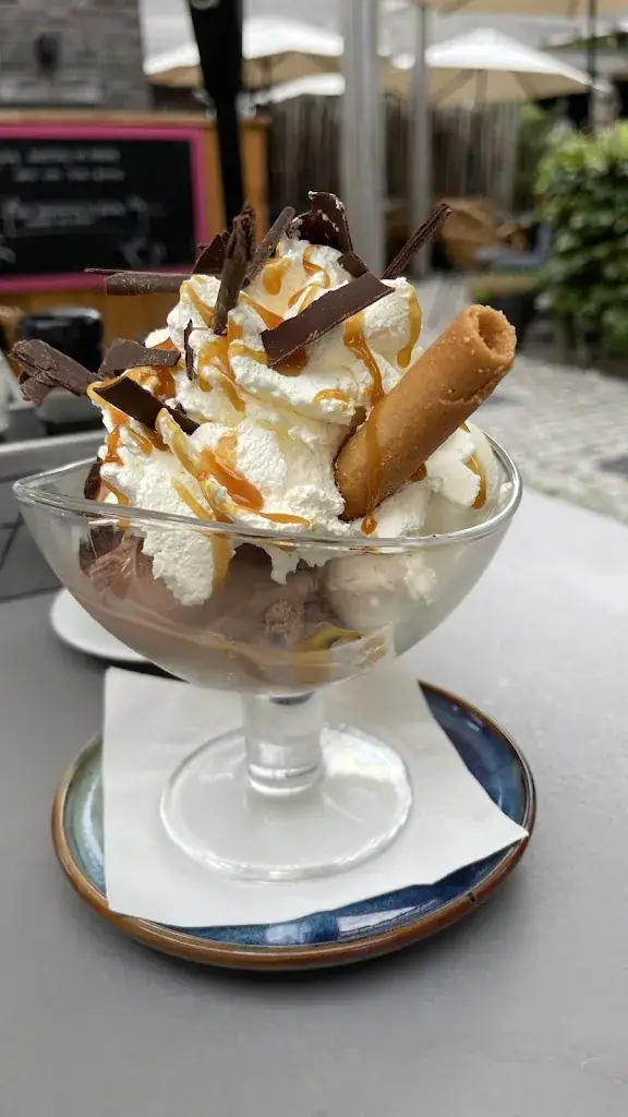 Stefan Robbers_Lunchroom Meesterlijk_Middelbeers_review