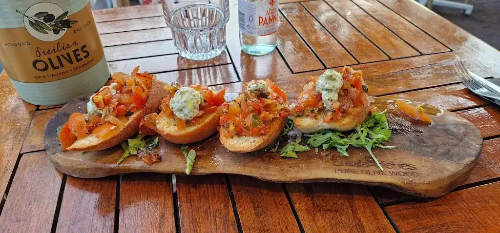 M Diagana_Da Enzo Emmeloord_Emmeloord_review