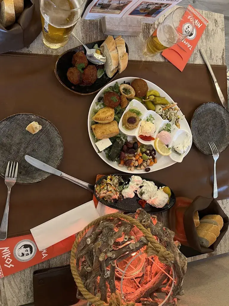 Doron Shwartz_Taverna Nikos_Mierlo_recensione