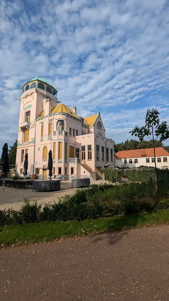 Mariafernanda Huerta_Jachtslot Mookerheide_Molenhoek_review