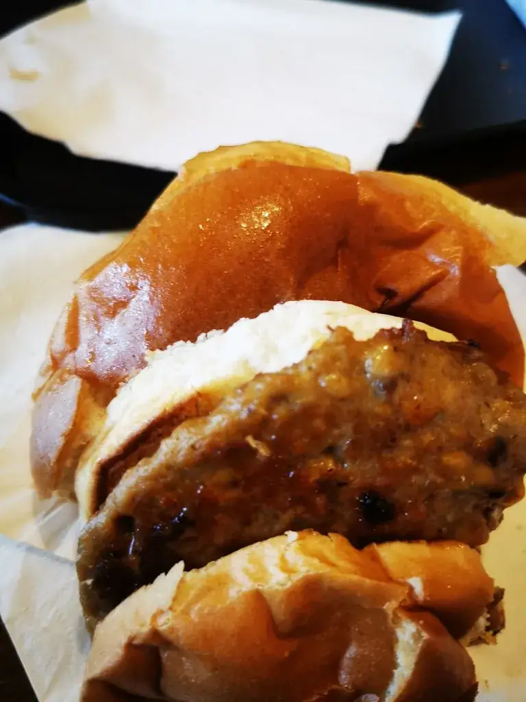 Sara Tyryry_Smulhuis Kom us an!_Neerkant_review