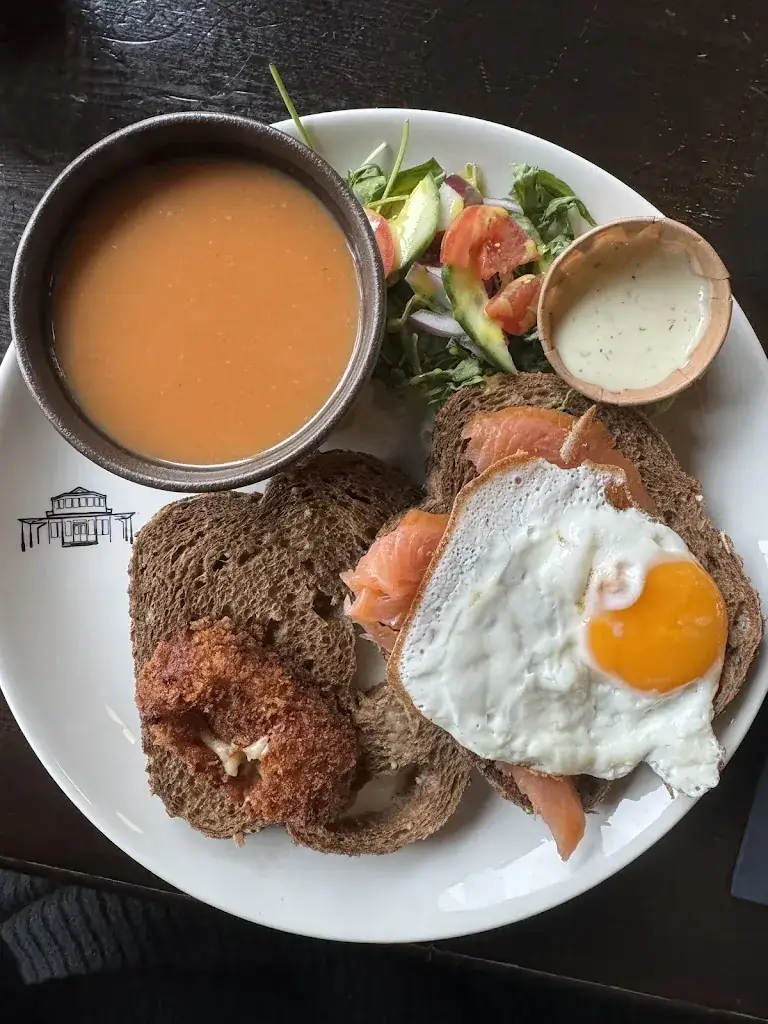 Ronke Alao_Café Brasserie De Kiosk_Zand_review