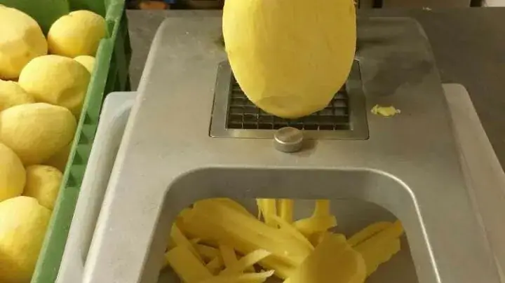 Menu_Cafetaria Lily (eigengemaakte friet)_Zand_image_6