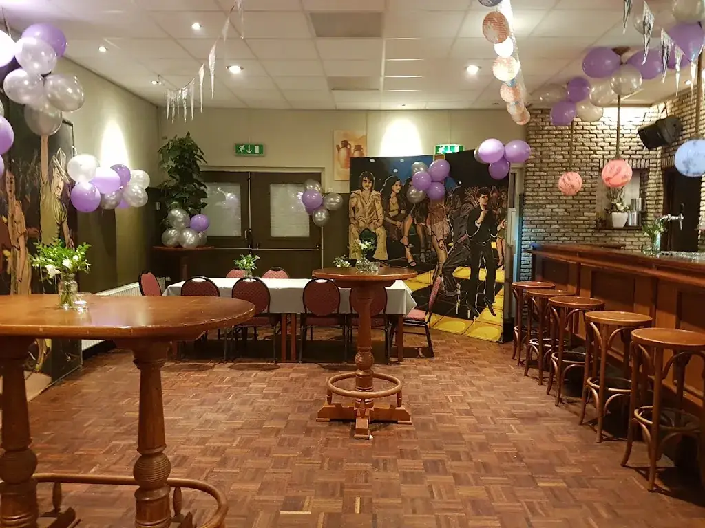 Cafetaria Lily (eigengemaakte friet)_Zand_slider_image_1