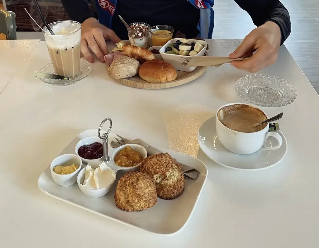 Tienke_De Torteltuin - Theeschenkerij, Theeboetiek en B&B_Nispen_review