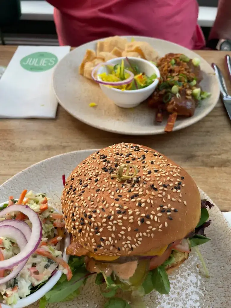 Restaurant Julie's_Bergen_slider_image_2