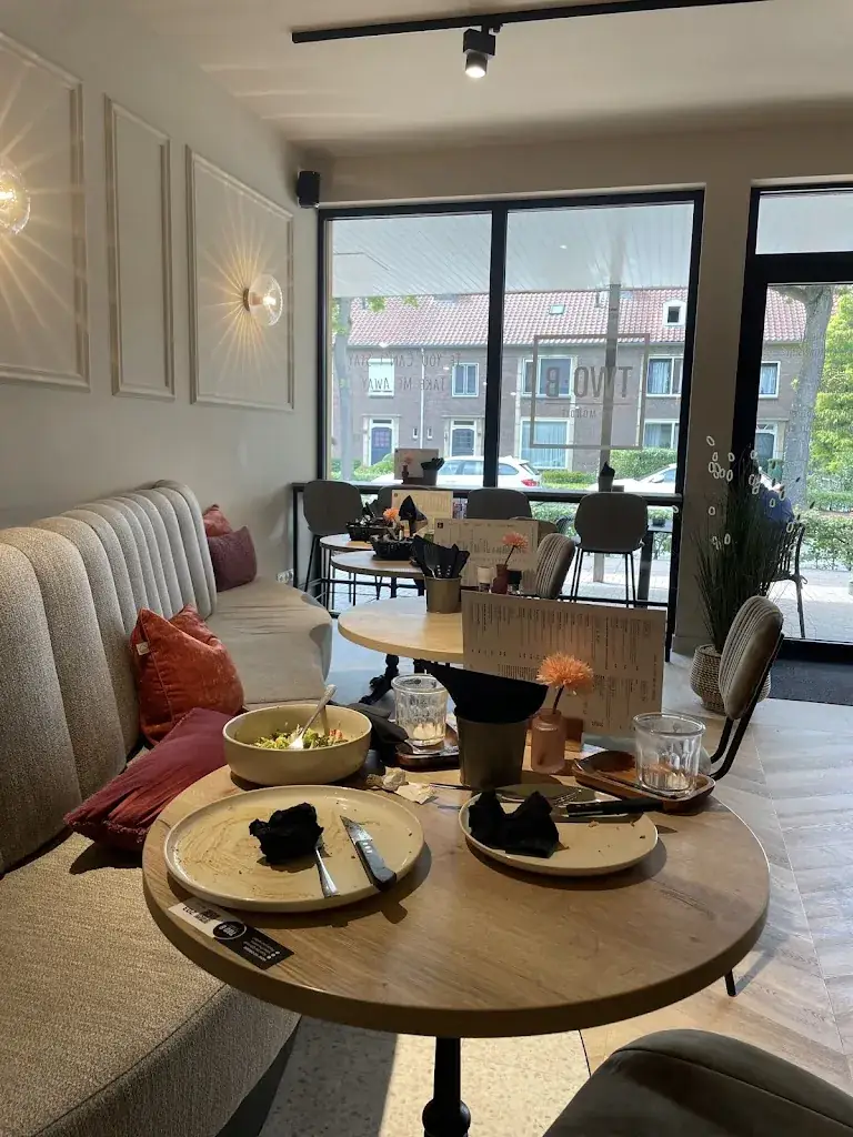 Valenzia_Two B Best_Best_review