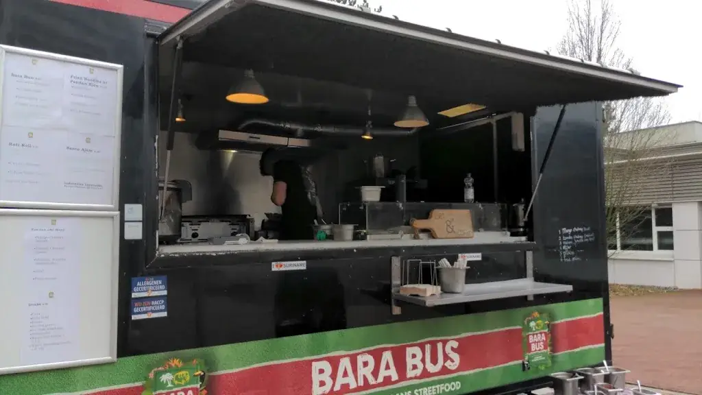 Bara Bus Surinaams Food Truck_Best_slider_image_3