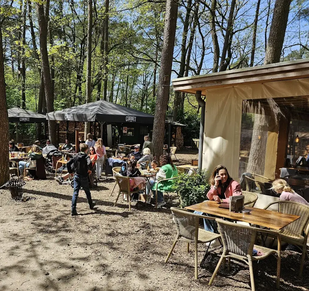 Mgr Dirk van Leeuwen_Boscafé De Rode Lelie_Oisterwijk_review