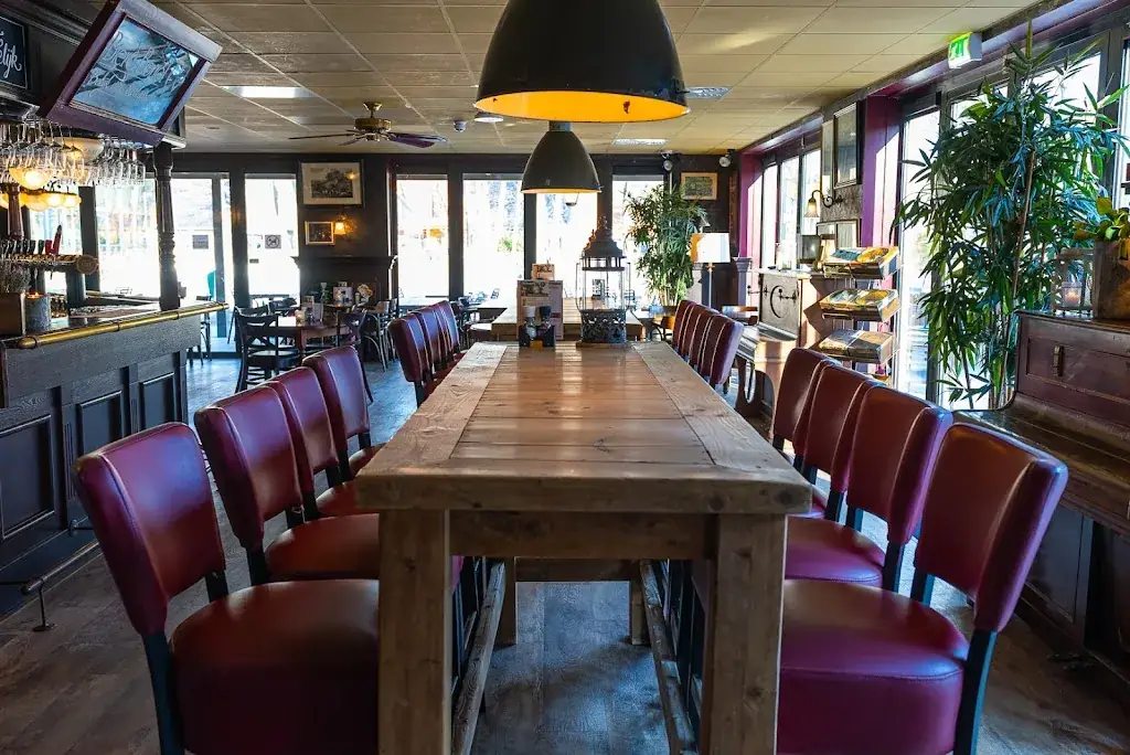 Grand Café Broer & Zus restaurant in Overloon