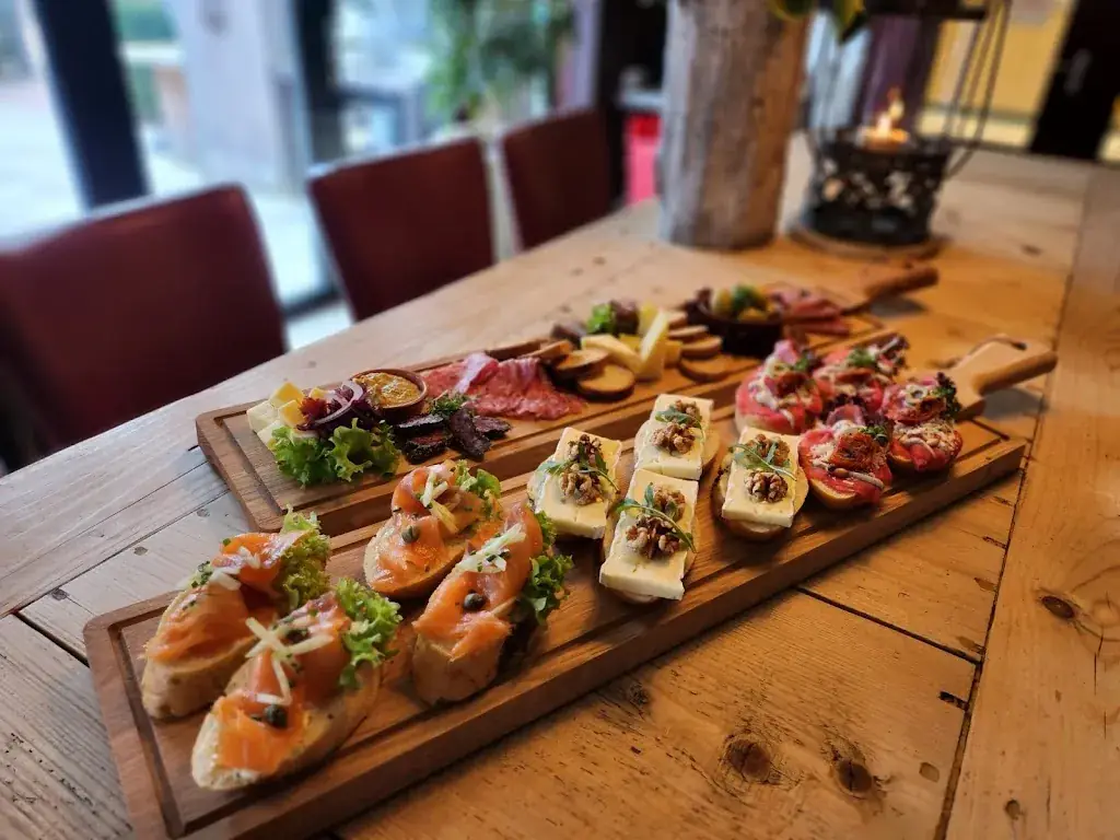 Grand Café Broer & Zus_Overloon_slider_image_2