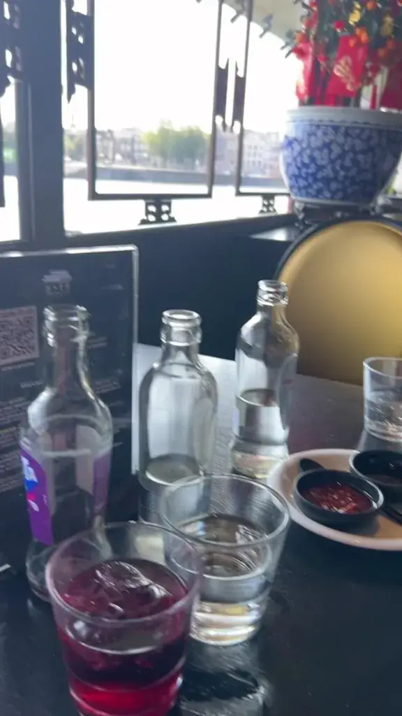 Yvonne Fisher_Sea Palace Restaurant_Amsterdam_review