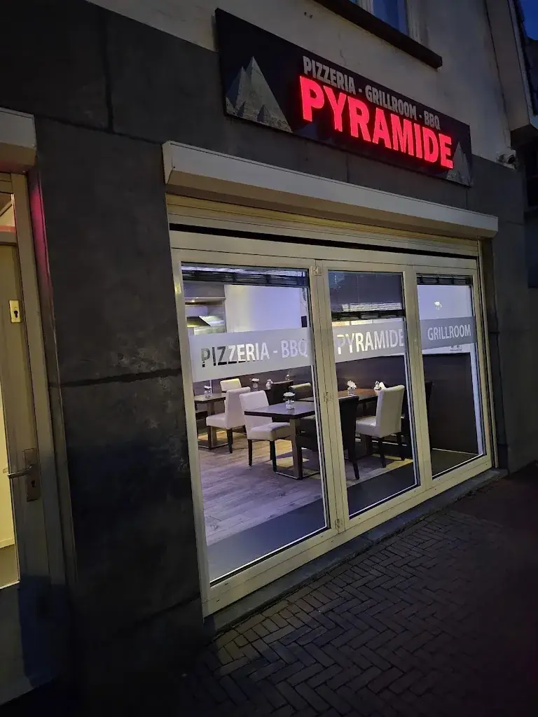 Pyramide Sint Willebrord restaurant in Willebrord
