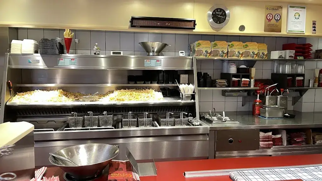 Manus Mann_Cafetaria Liana_Willebrord_review