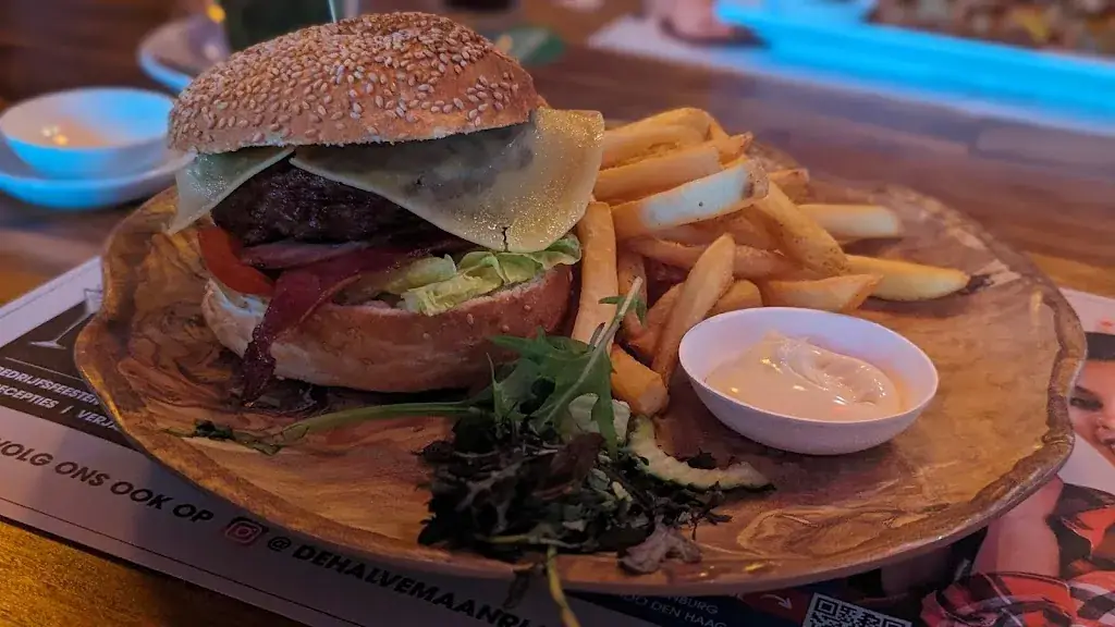 Ravikrishnan R Nair_Eetcafé De Halve Maan_Rijswijk_recensione