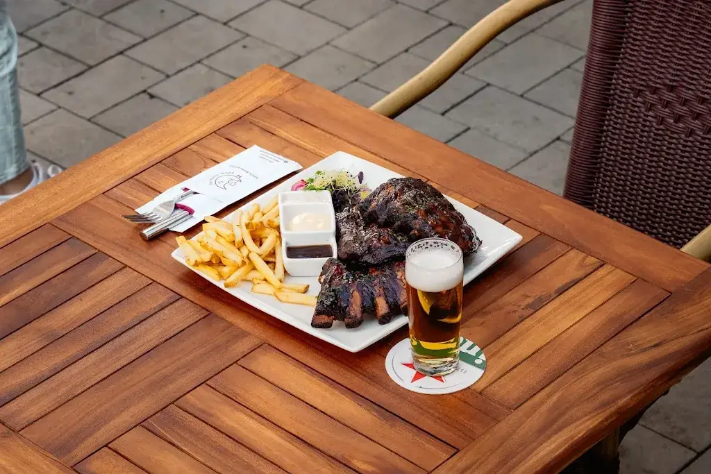 Eetcafé De Halve Maan_Rijswijk_slider_image_3