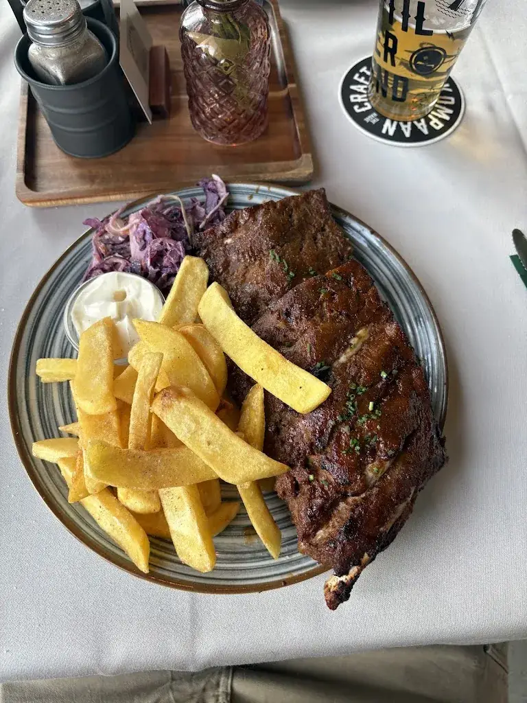 Lance Trinidad_Restaurant and Bar Petals & Pals_Rijswijk_review