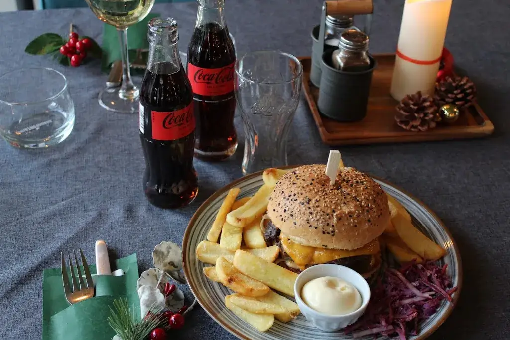 Darla Janica Bernal_Restaurant and Bar Petals & Pals_Rijswijk_review