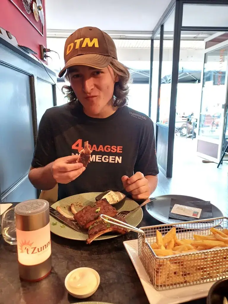 H Noordover_Lunchroom-restaurant 't Zunneke_Someren_review