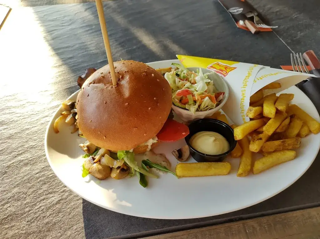 Menu_Burgers & a la Carte, Cafe-Zaal-Brasserie-Grill Kitchen 